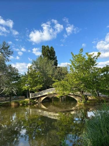 Au Tour Des Bois Hotel in Chatou