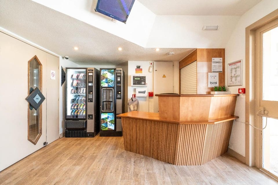 Kyriad Direct Brignoles - Provence Verte Hotel in Brignoles