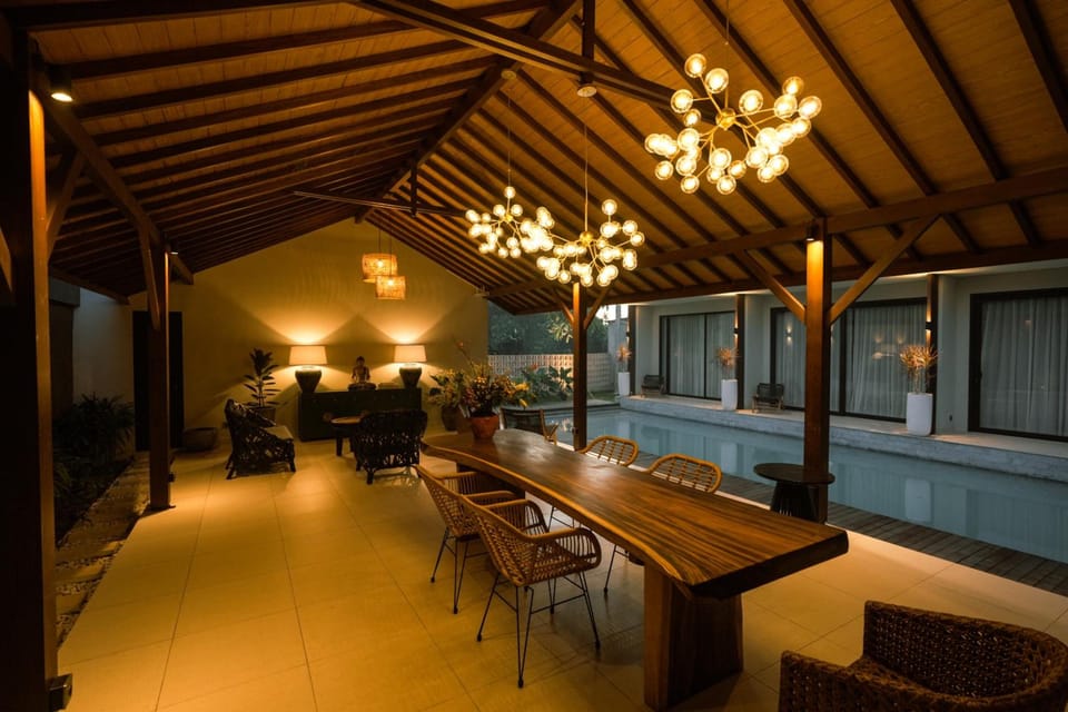 Shared lounge/TV area