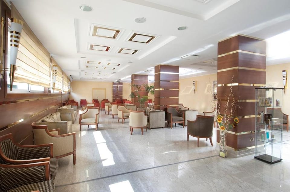 Shared lounge/TV area