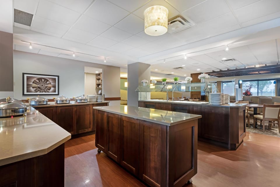 Best Western Plus Port O'Call Hotel Hotel in Calgary