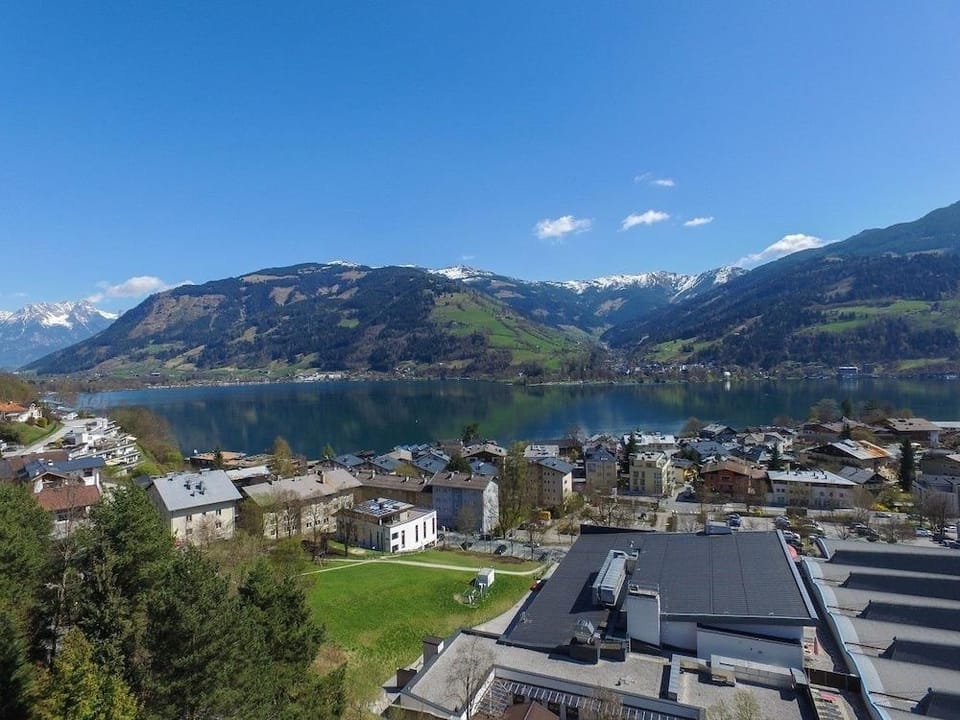 Apartment The Good View II Hotel in Zell am See