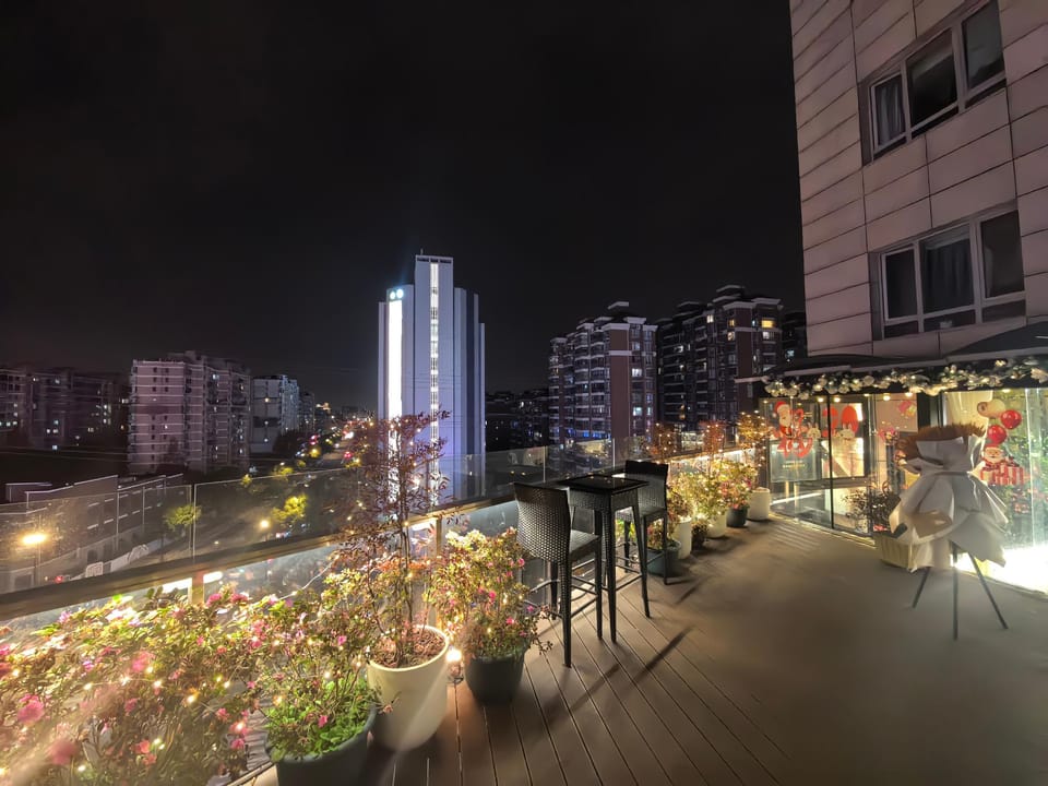 Jinglai Hotel- Shanghai Hongqiao NECC-National Exhibition and Convention Center-Weining Road Metro Hotel in Shanghai