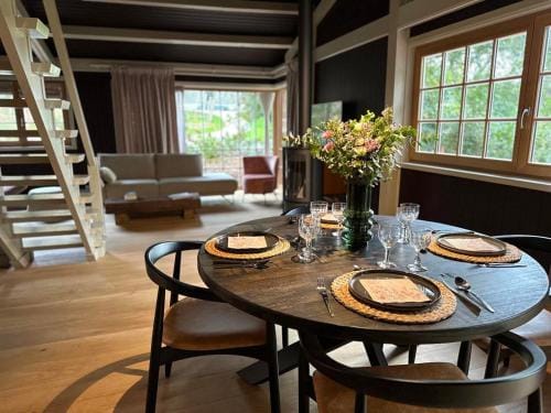 Cabanes avec jacuzzi les pieds dans la vignes Hotel in Flanders