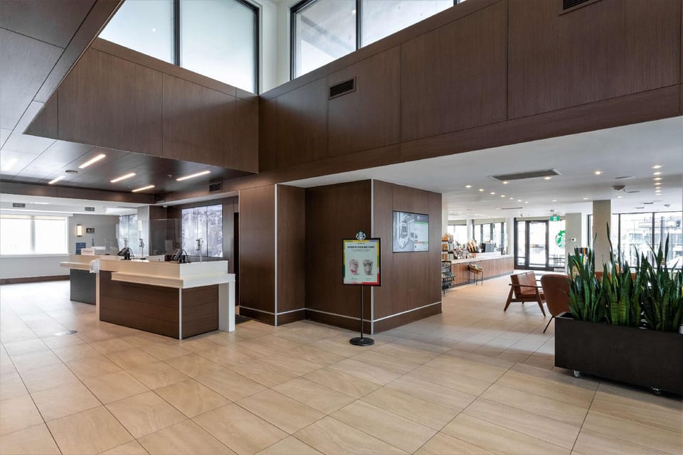 DoubleTree by Hilton Hotel & Suites Victoria Hotel in Victoria