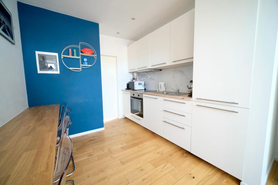 Easy Stay - City Center Hotel in Saint-Gilles