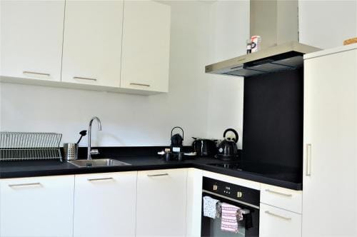 SLEEP INN - Palace Apartments - 2 Bedrooms Hotel in Antwerp