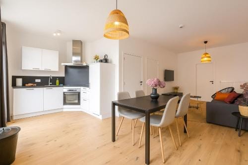 SLEEP INN - Palace Apartments - 2 Bedrooms Hotel in Antwerp
