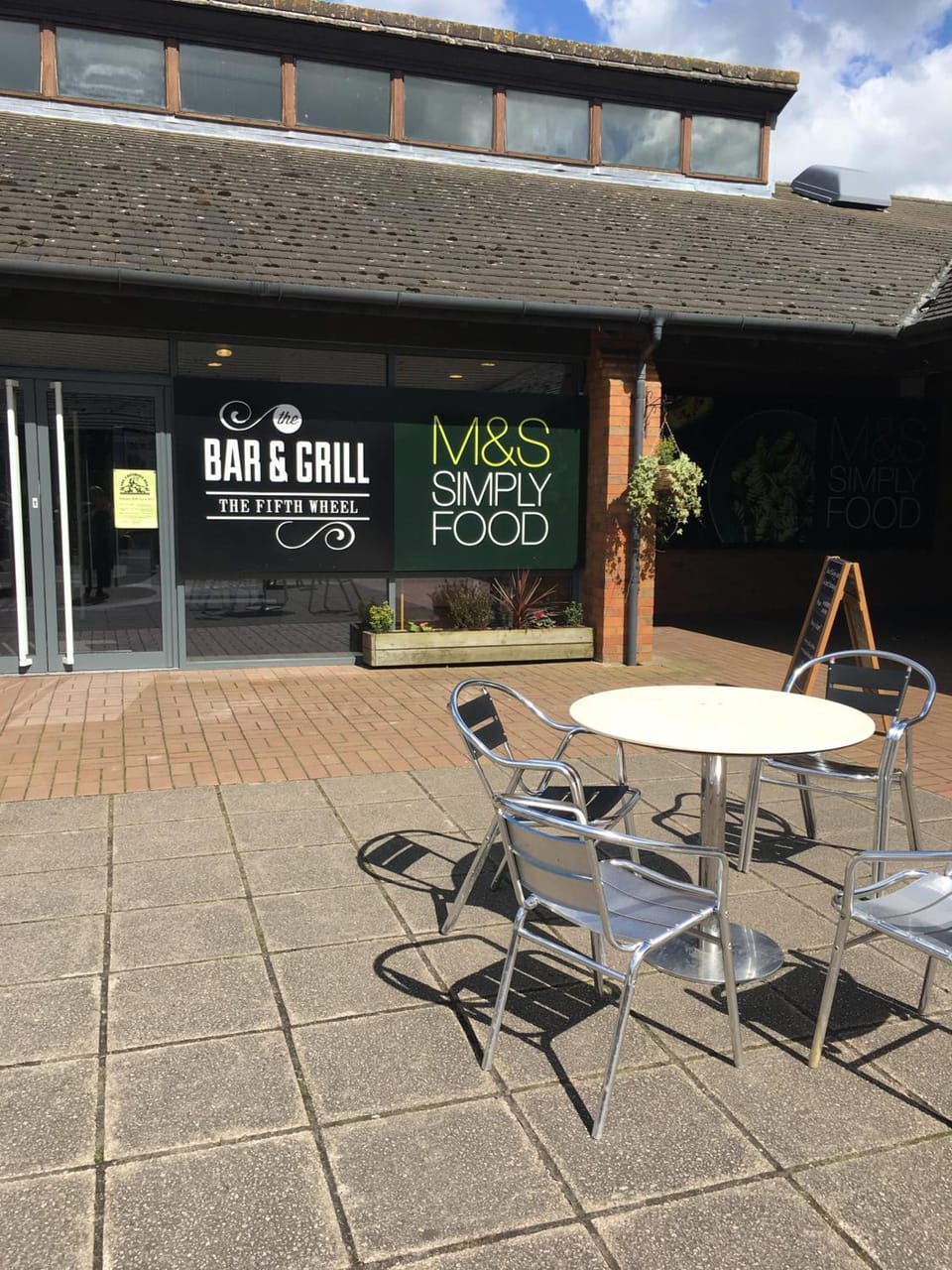 Warrington Motel, J20 M6 Lymm Services Hotel in Warrington