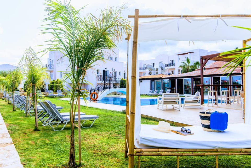 Yiannis Manos Hotel Resort Apartment hotel in Malia, Crete