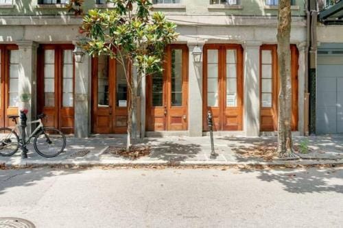 Group-friendly Suite Near Bourbon Street Hotel in French Quarter
