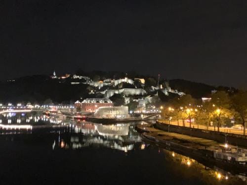 Studio vue sur Meuse Hotel in Wallonia, Belgium