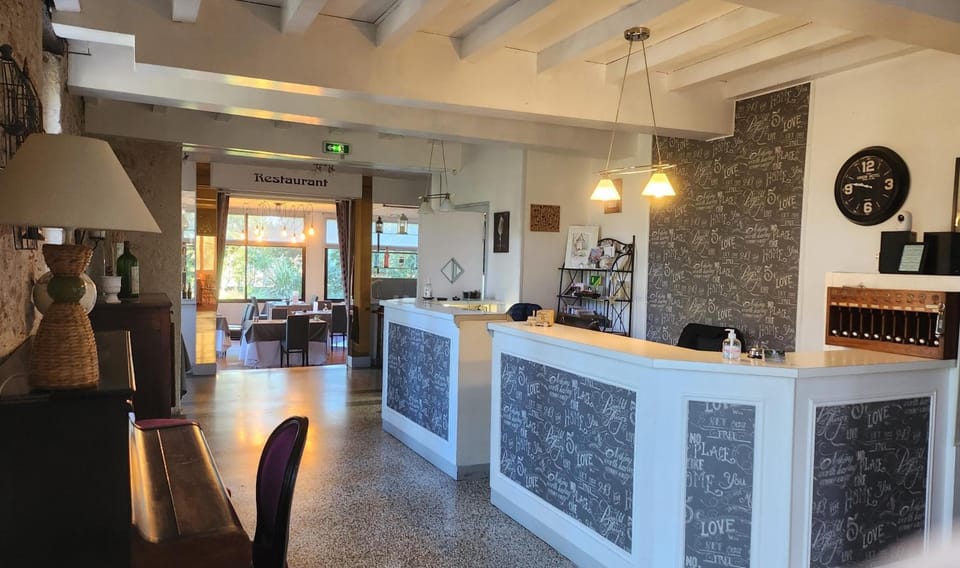 Logis Hotels - Au Colombier du Touron Hotel in Nouvelle-Aquitaine