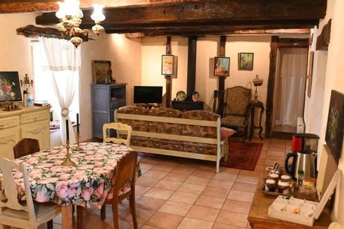 Chambres d'Hotes Le Puits d'Amour Hotel in Auvergne-Rhône-Alpes