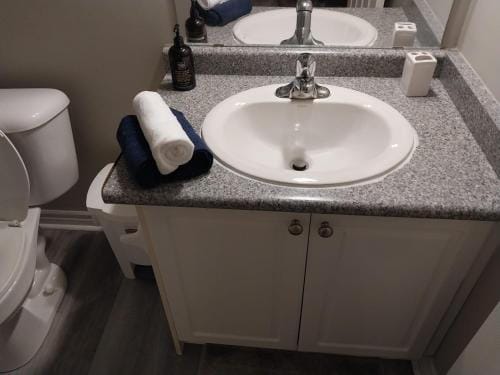Lovely and calm townhouse with free parking Hotel in London