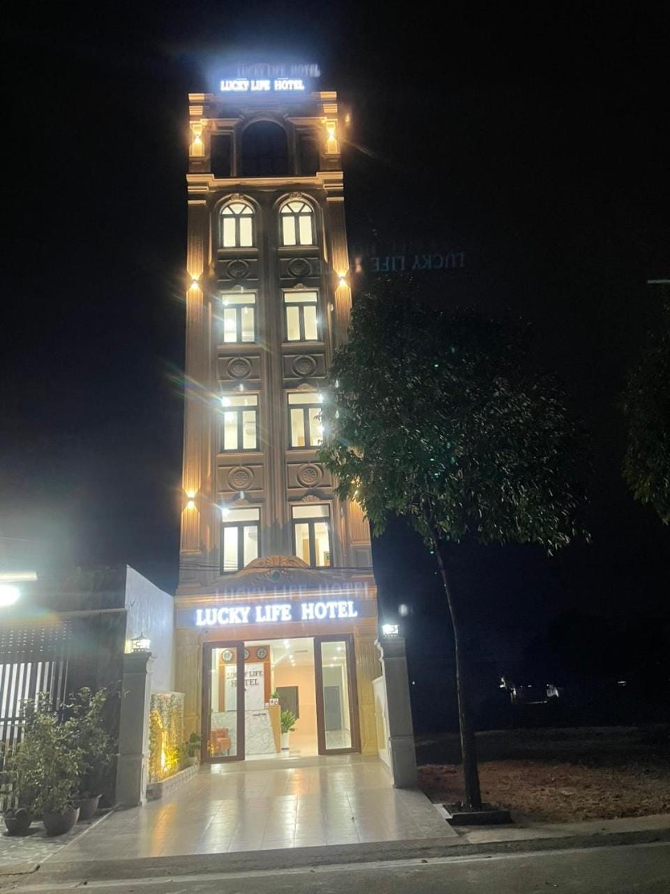 Lucky life hotel  Hotel in Ho Chi Minh City