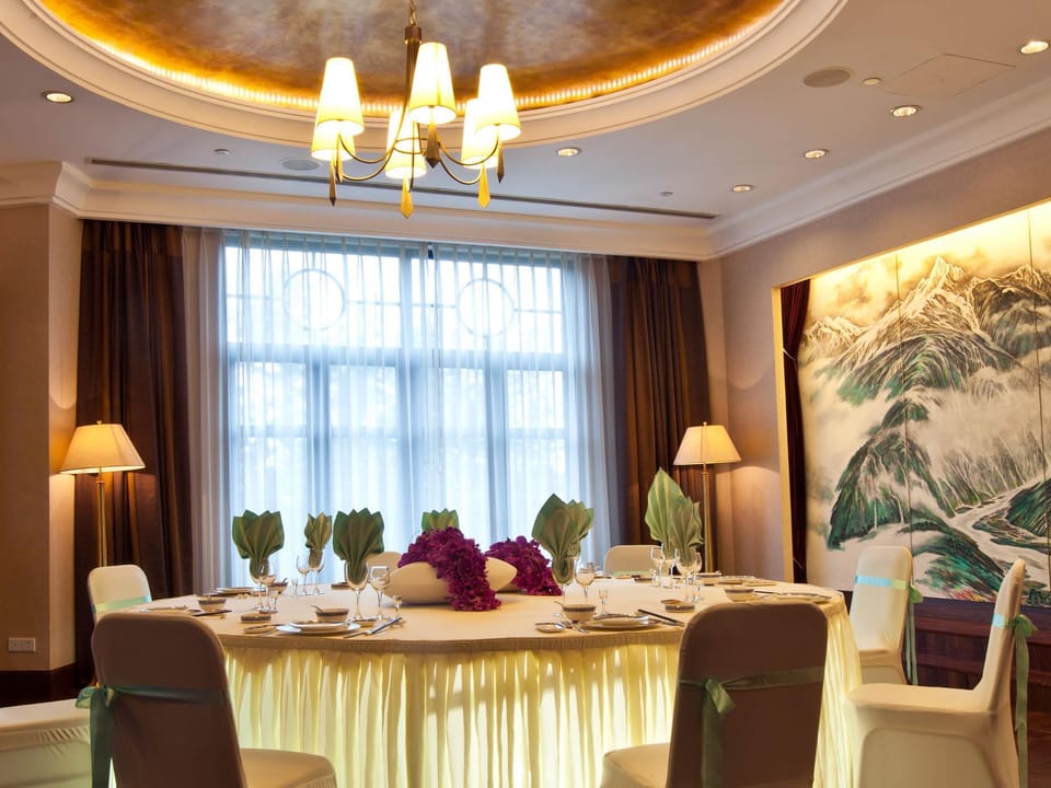 Zhongwei Green Lake Hotel Kunming Hotel in China
