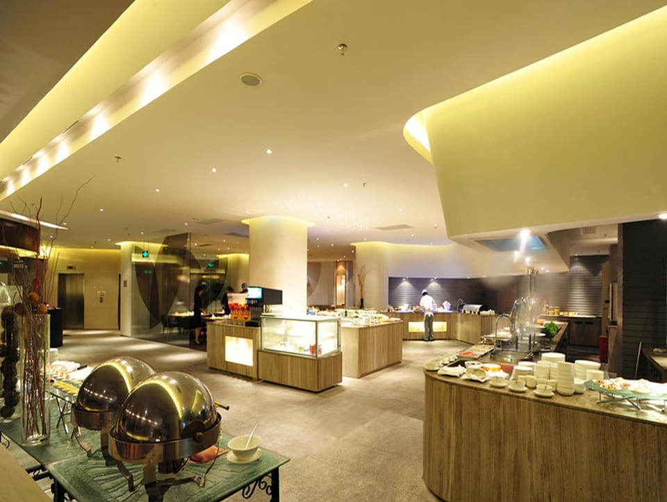 Novotel Shenzhen Watergate Hotel in Hong Kong