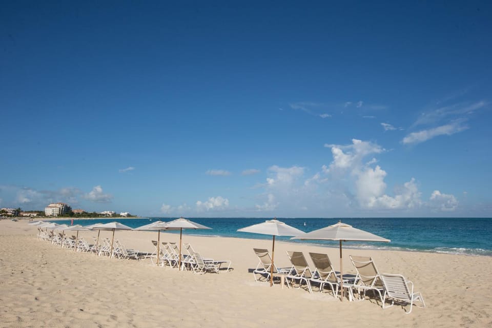 Villa del Mar Hotel in Grace Bay