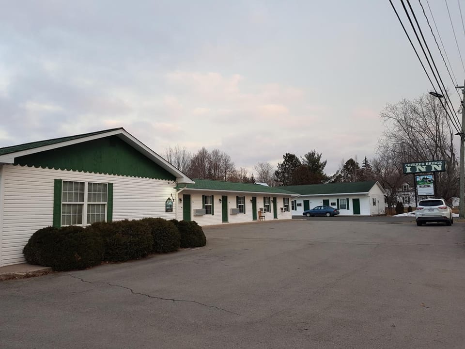Covered Bridge Inn Motel in New Brunswick