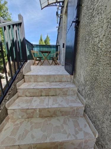 Chez Faby et Jose Hotel in Villeneuve-lès-Avignon