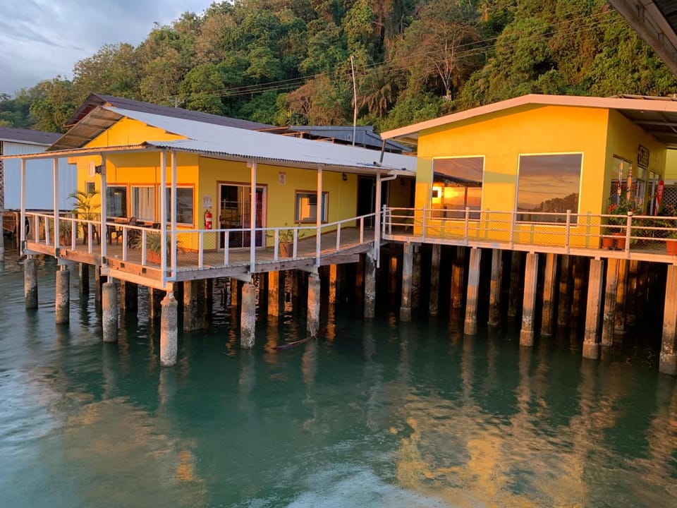 Banana Bay Marina Hotel in Puntarenas Province