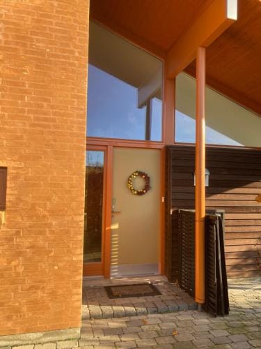 Værelse, bad og toilet i villa Hotel in Næstved