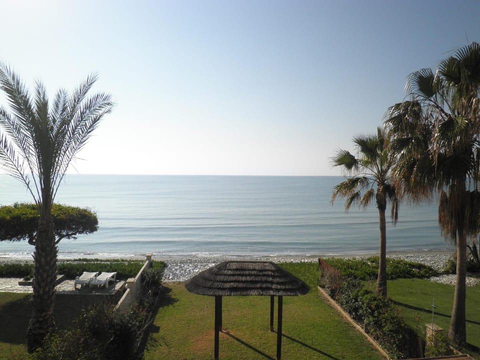 Beachfront Villa Meneou 5 Hotel in Larnaca District