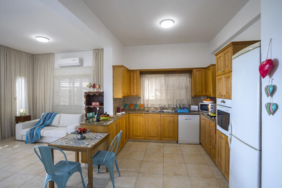Beachfront Villa Meneou 5 Hotel in Larnaca District
