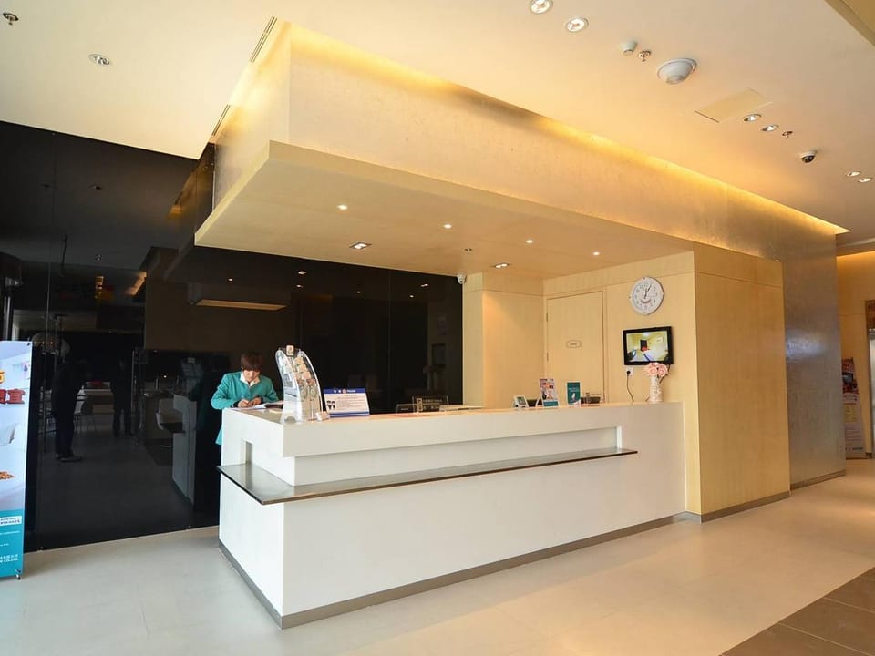 Jinjiang Inn Beijing Wukesong Huanle Mofang Hotel in Beijing