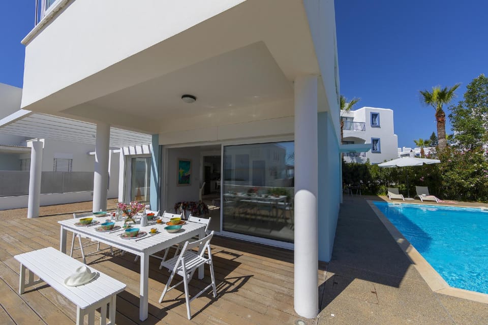 Protaras Villa Oceania Hotel in Protaras