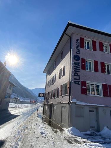 Hotel Alpina Einhorn - Self-Check-In Hotel in Nidwalden