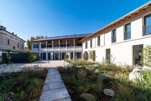 VIA VITTORIO VENETO 468 CHIARI Hotel in Province of Brescia