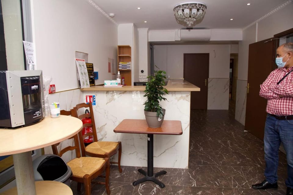 Hotel le Privilege Hotel in Aubervilliers