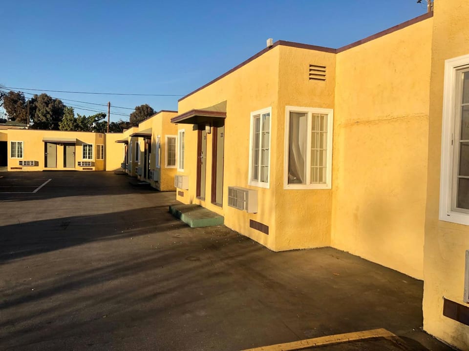 Deluxe Motel Hotel in Pomona