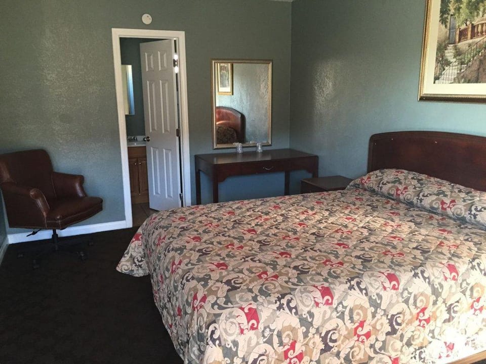 Deluxe Motel Hotel in Pomona