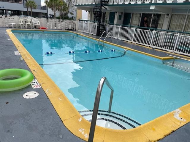 Swimming pool