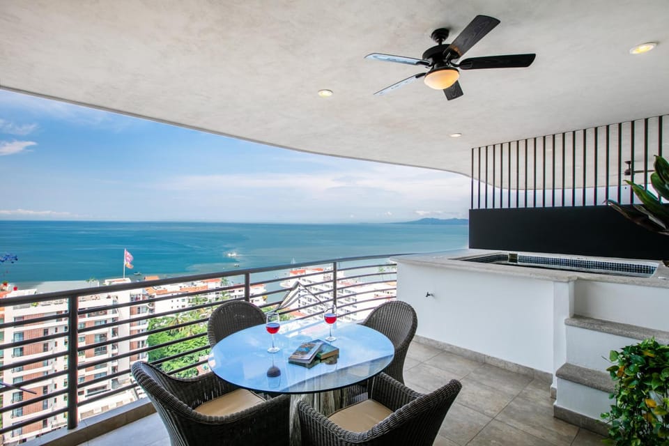 Pinnacle Resorts 180 Hotel in Puerto Vallarta