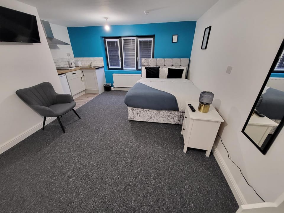 Shared lounge/TV area
