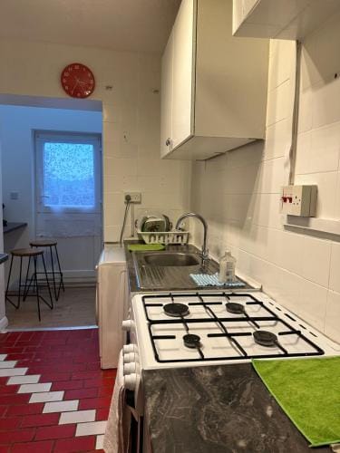 Double Room With Free WiFi Keedonwood Road Hotel in Bromley