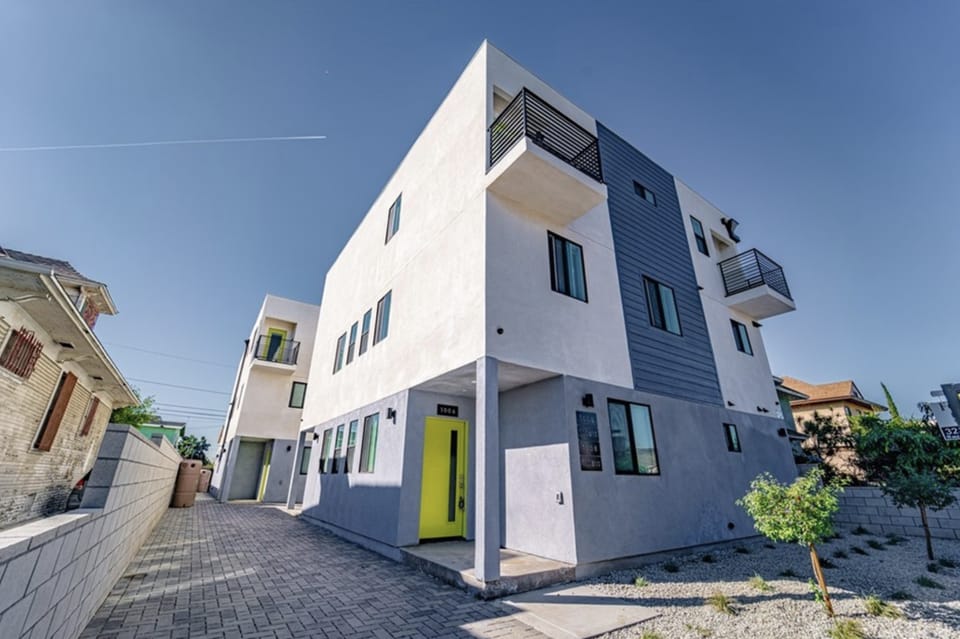 Green Homestay Hostel in Los Angeles