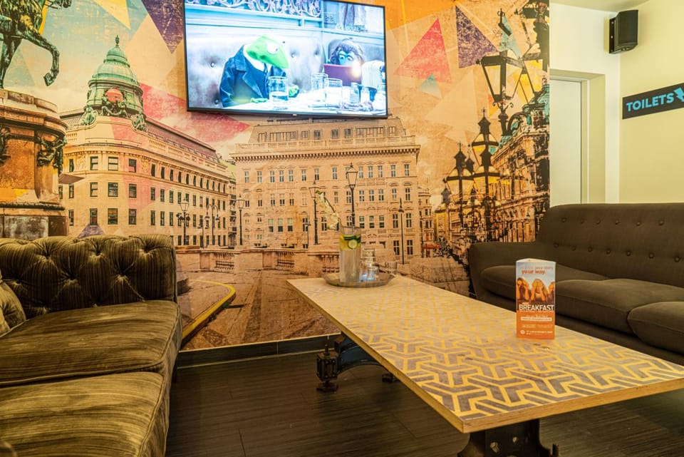 Shared lounge/TV area