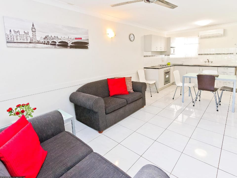 Silver Sands Apartments Apartment hotel in Hervey Bay