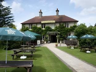 Cedars Inn by Greene King Inns Hotel in Barnstaple