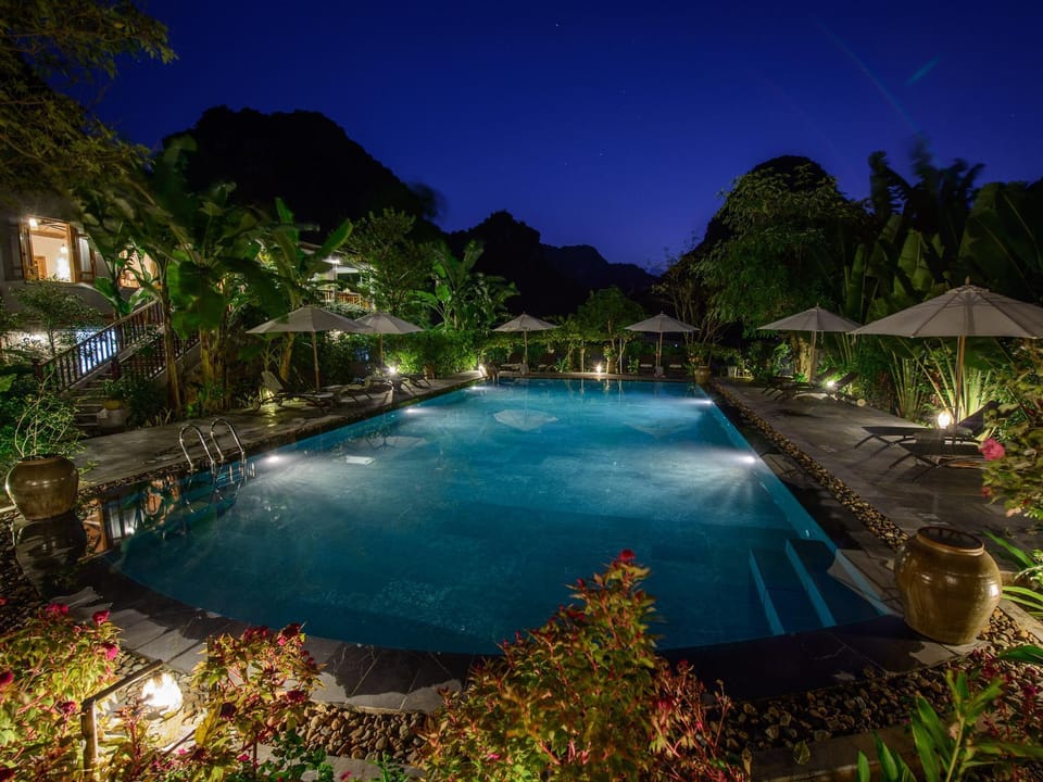 Swimming pool