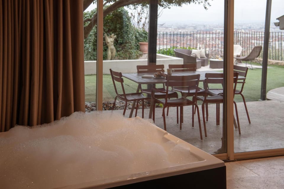 MiHotel Le Gourguillon Hotel in Lyon