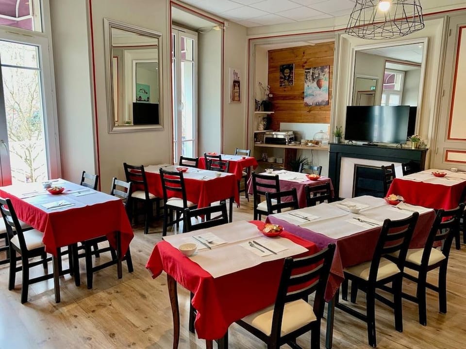 Hotel du Midi Hotel in Auvergne-Rhône-Alpes