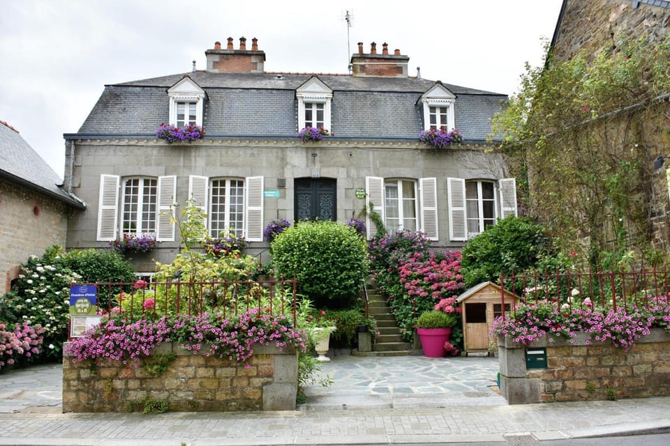Chambres d'Hotes l'Hermine Hotel in Brittany