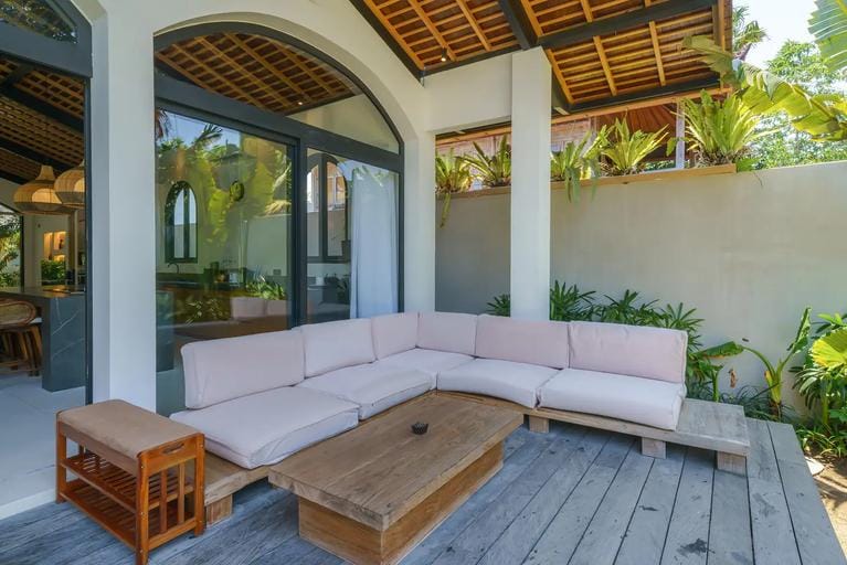 Casa Donilo: 4BR Designer Villa in Canggu Resort in North Kuta