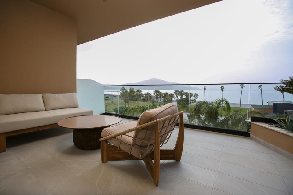 Regina Palm Resort Hotel in Vlorë County, Albania